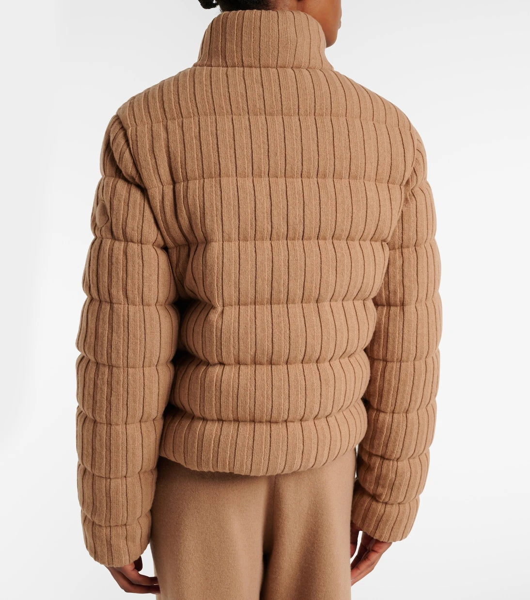 Moncler - جاكيت مبطن بالريش من الصوف والكشمير