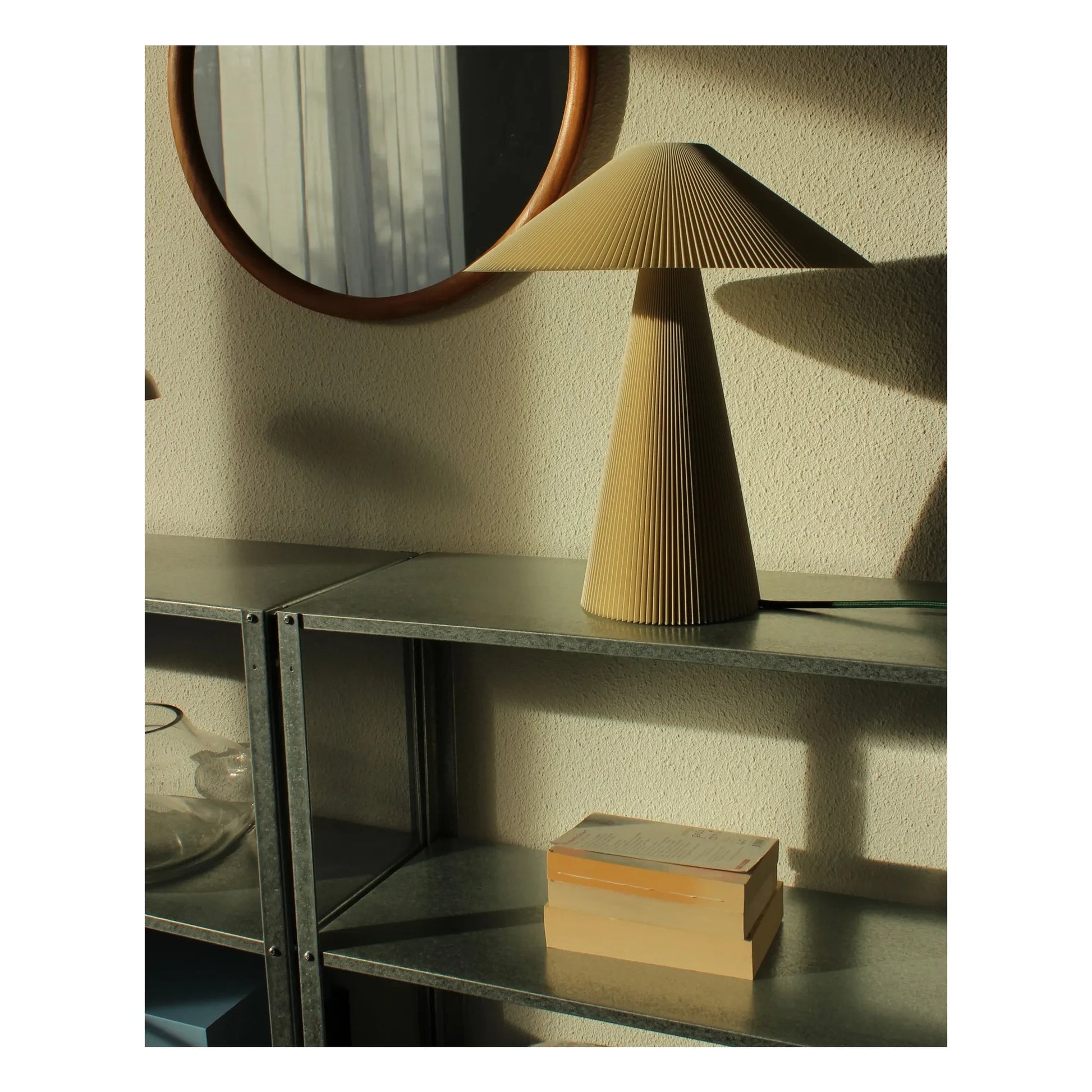Manu Matters - Teen Jane table lamp | Cream