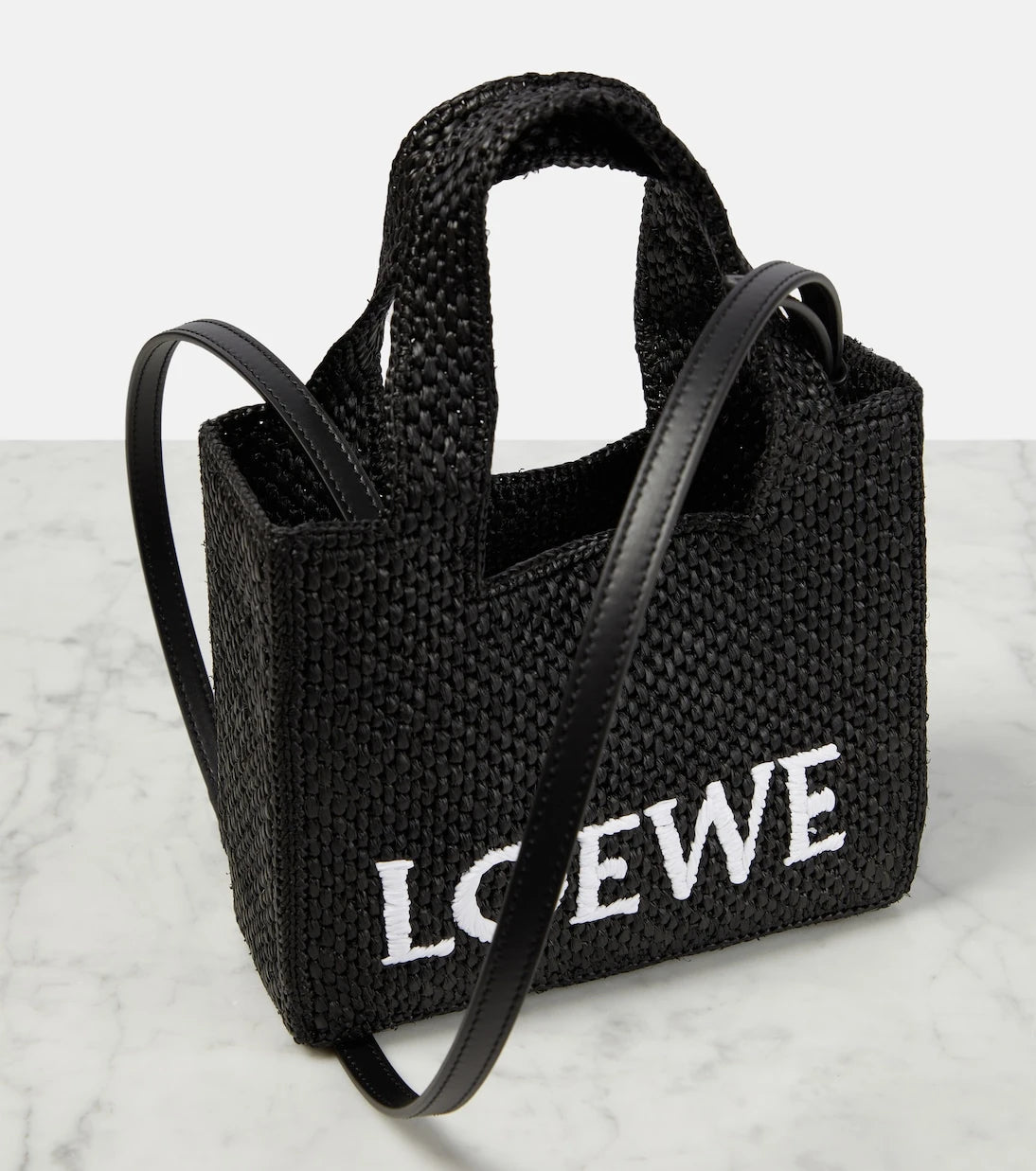 Loewe - حقيبة تسوق صغيرة من الرافيا