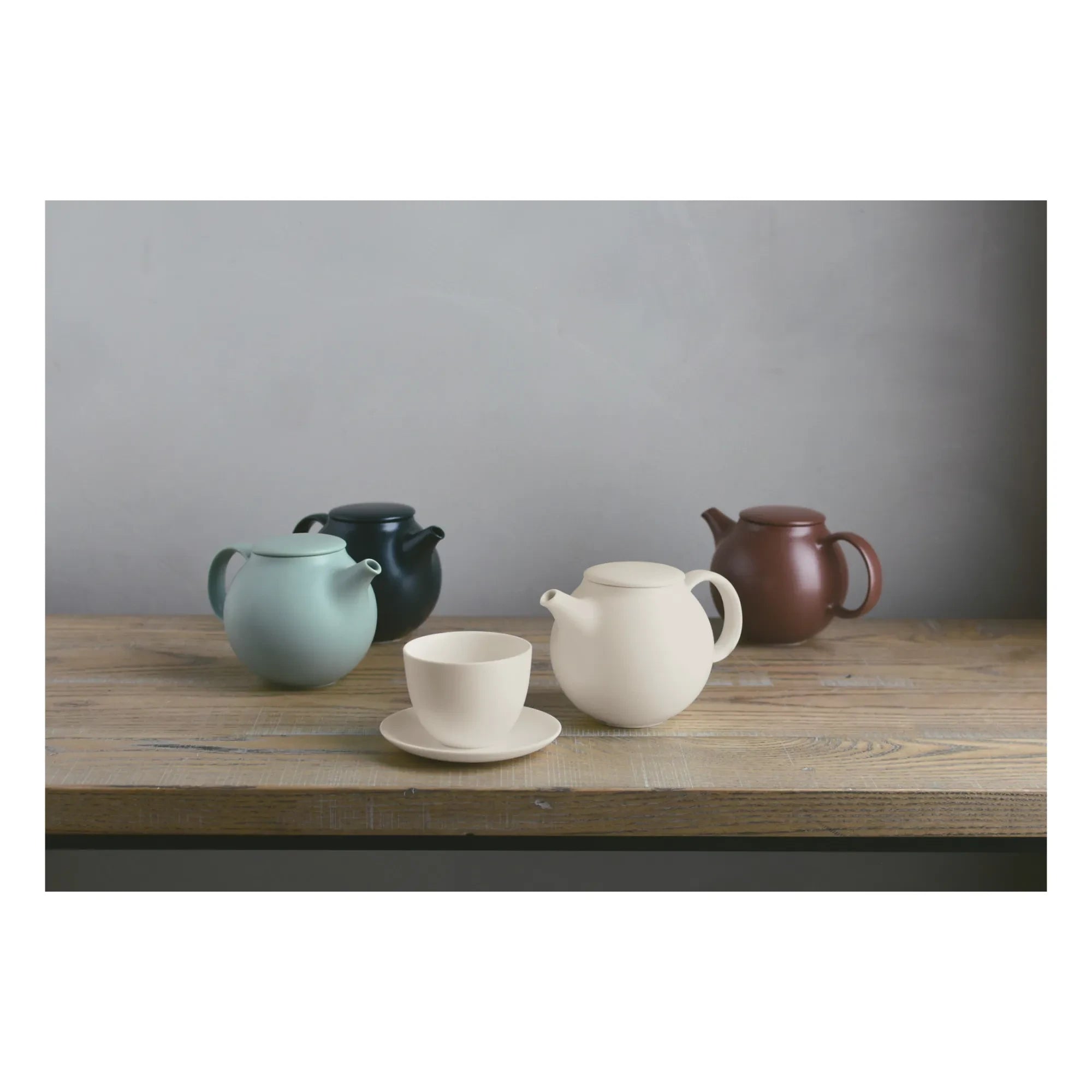 Kinto - Pebble Porcelain Teapot - 500ml | Black