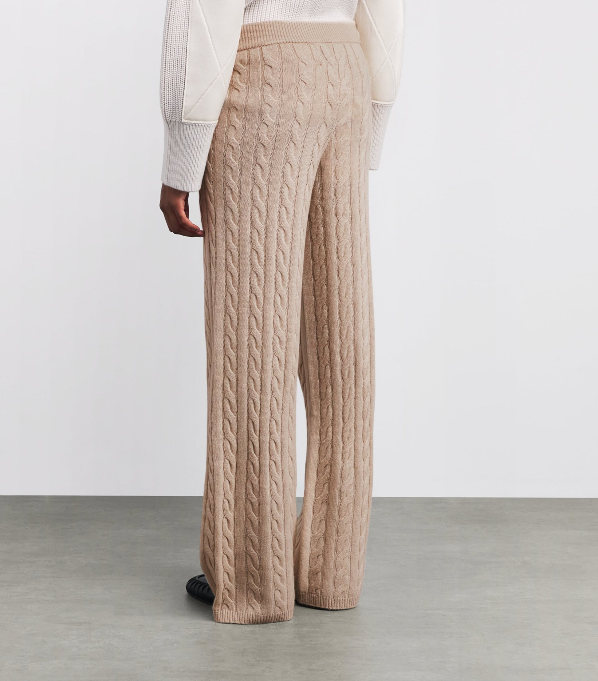 Soft Goat Ivory Cashmere Cable-Knit Sweatpants