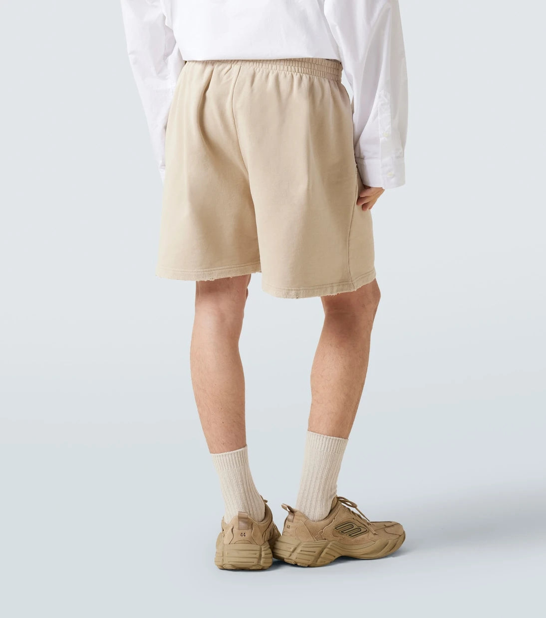 Balenciaga - شورت قطني بشعار ممزق في الخلف