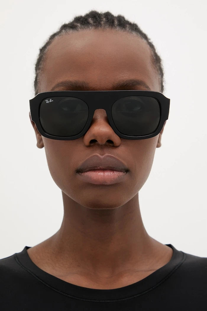 Ray-Ban güneş gözlüğü