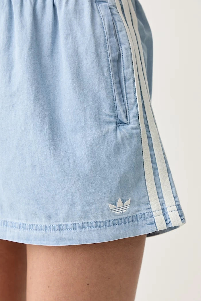 adidas Originals kadın denim kısa şort