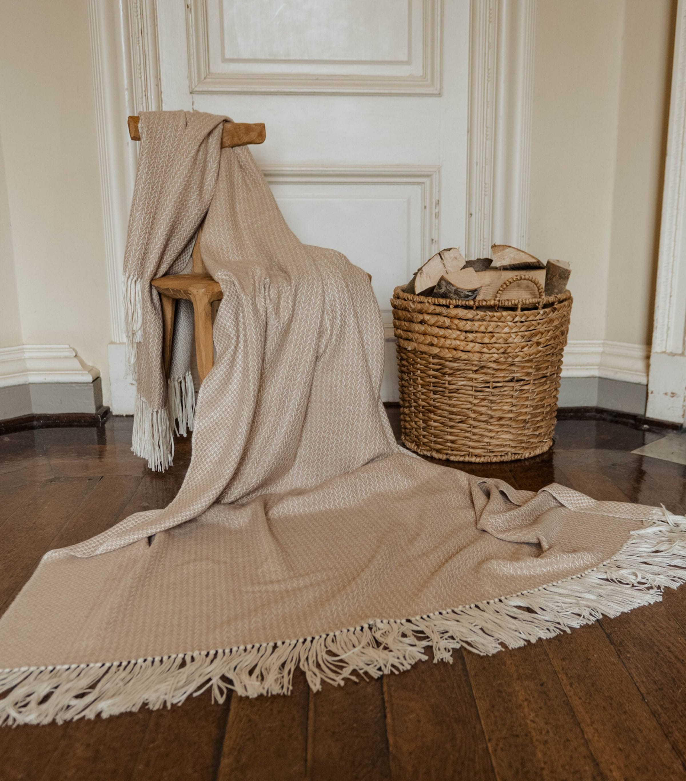 Araminta Campbell Large Alpaca-Blend Woodland Throw (150cm x 300cm)