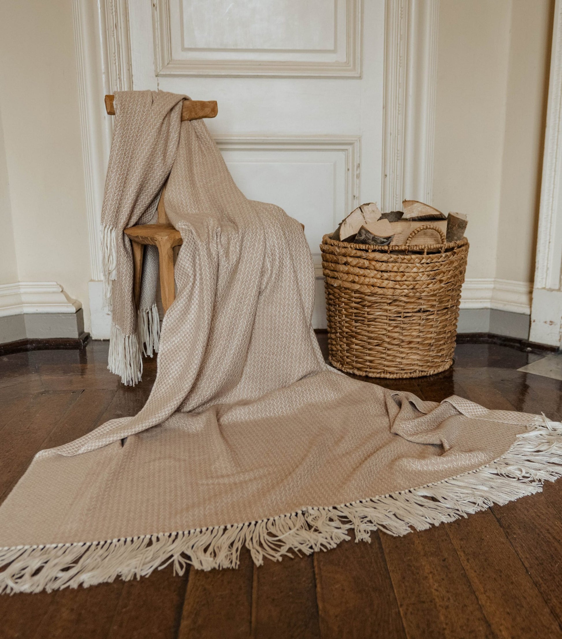 Araminta Campbell Large Alpaca-Blend Woodland Throw (150cm x 300cm)