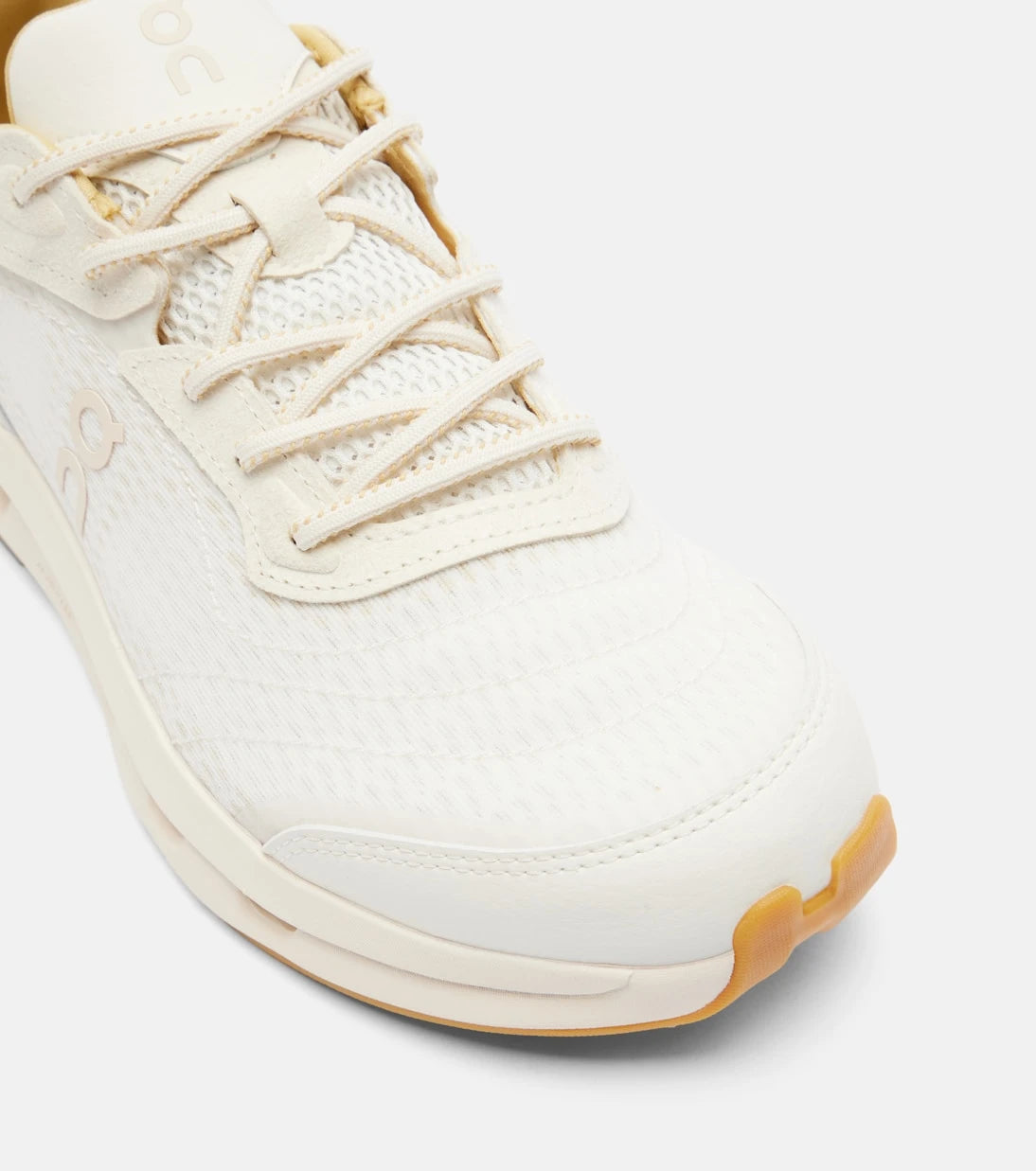 On - x Zendaya Cloudzone Moon sneakers