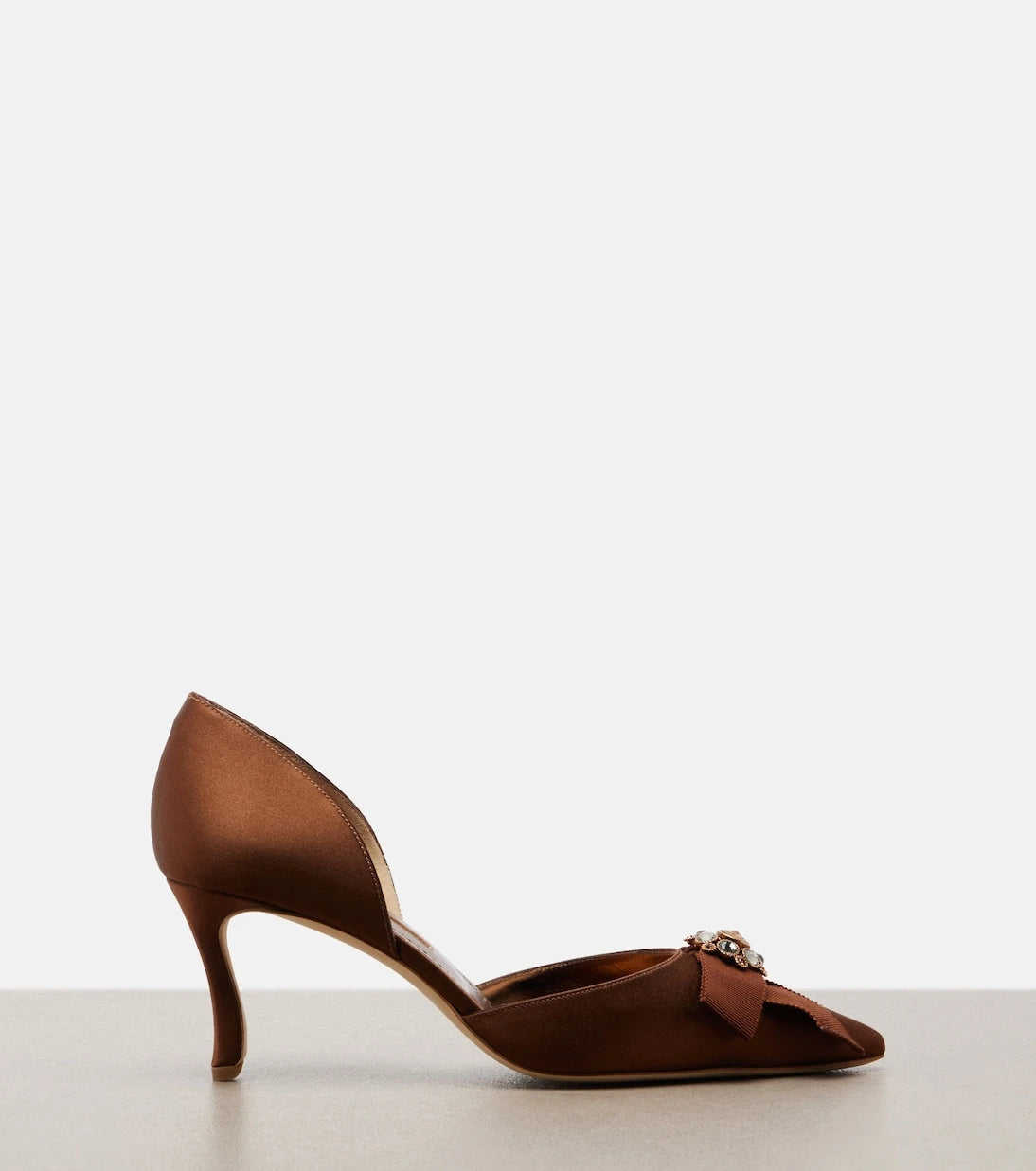 Manolo Blahnik - Apidosa embellished satin pumps