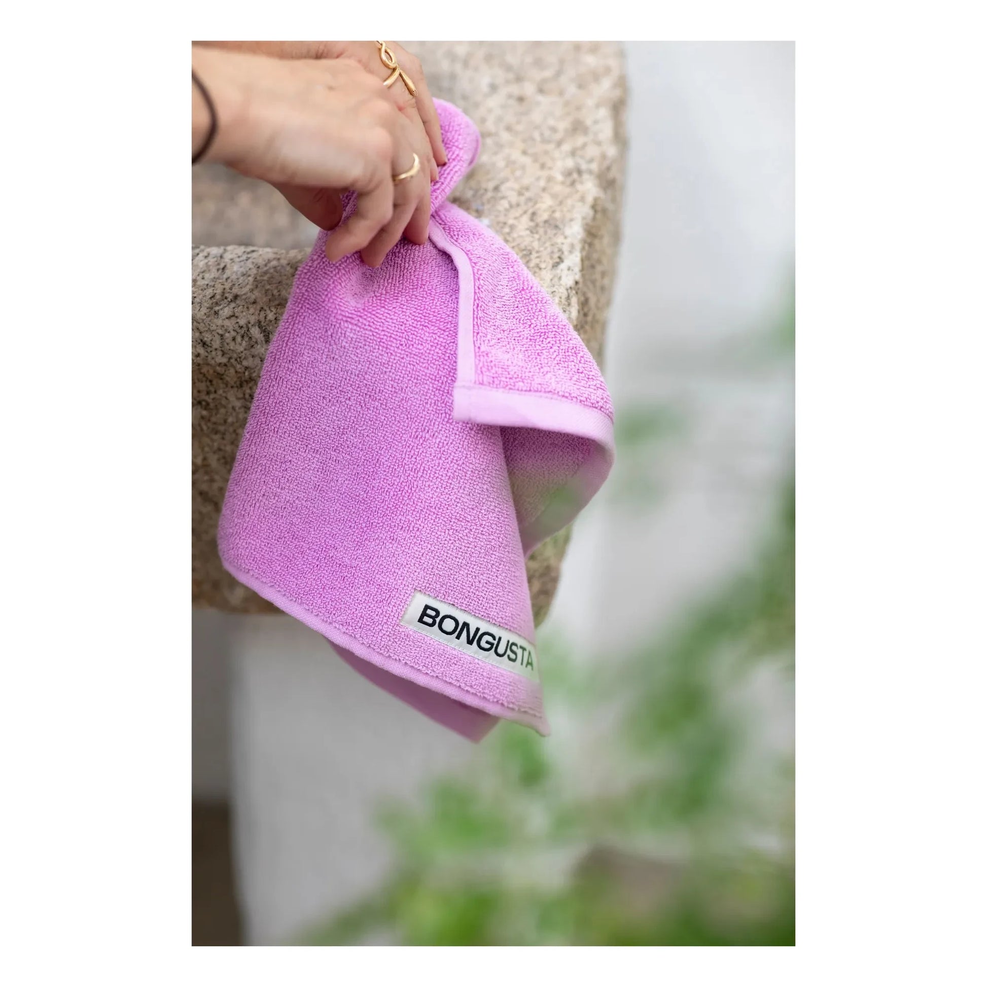 Bongusta - Naram guest towel | Fuchsia