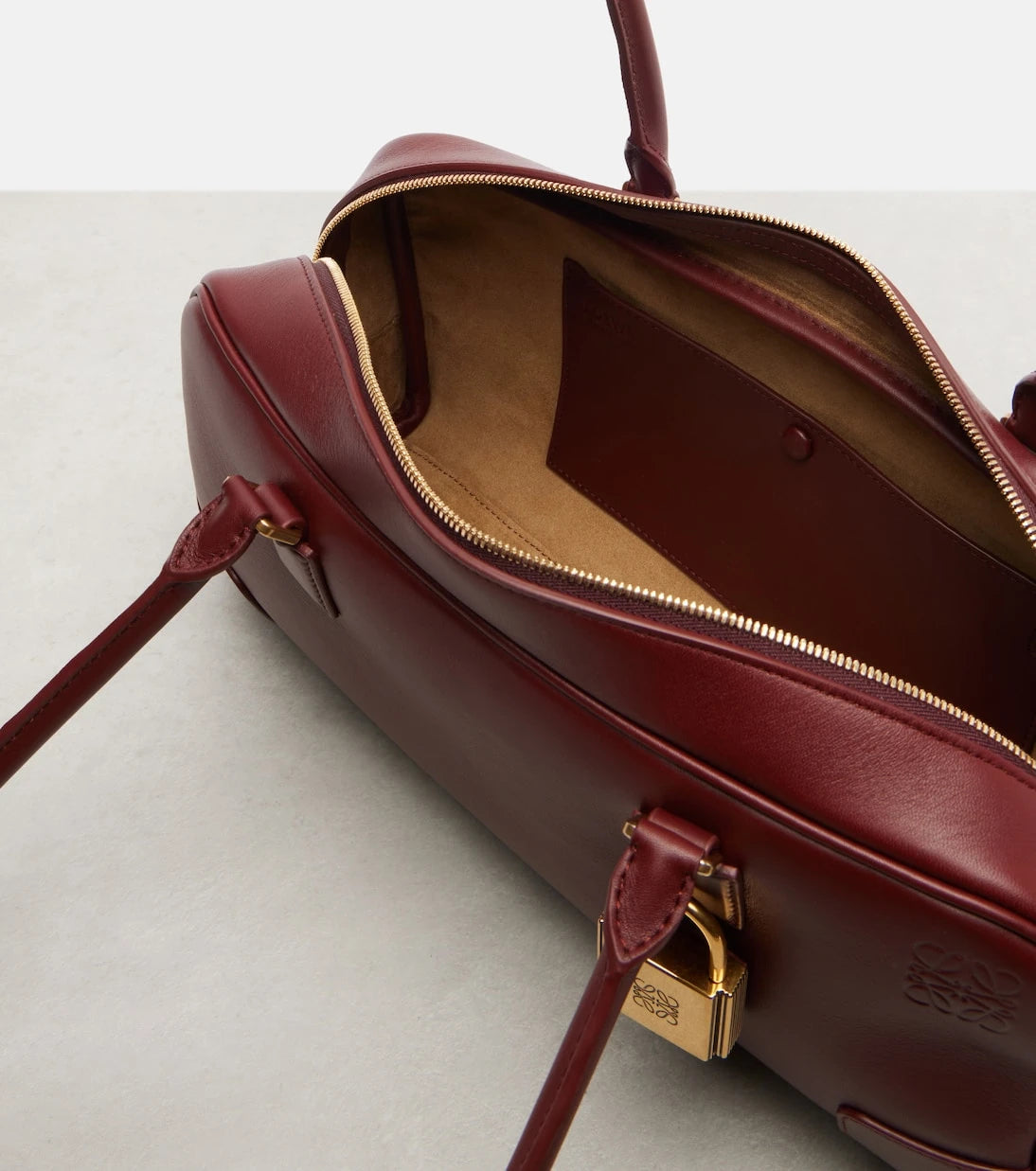 Loewe - حقيبة كتف أمازونا 31 جلد