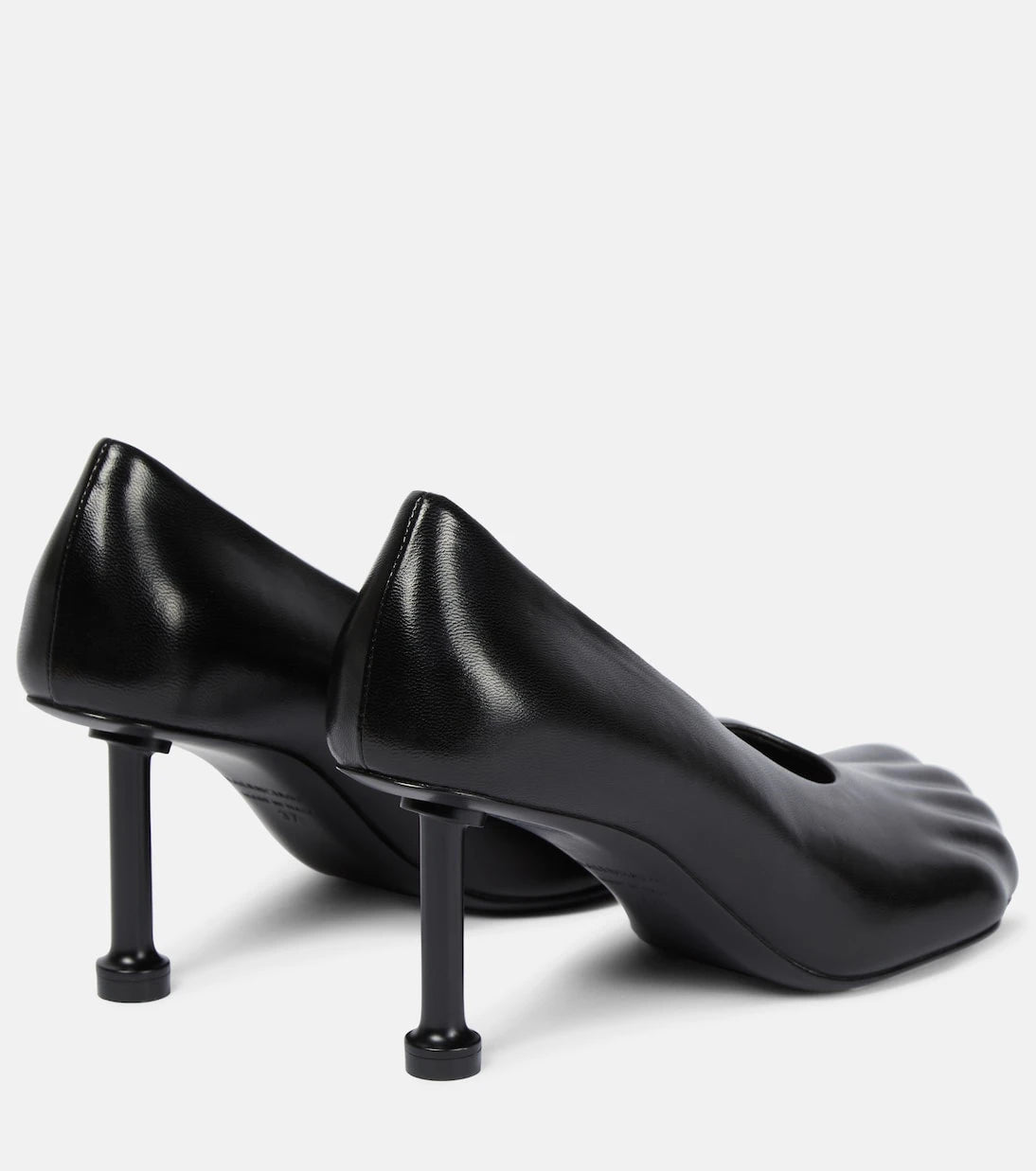 Balenciaga - حذاء بكعب عالٍ من الجلد