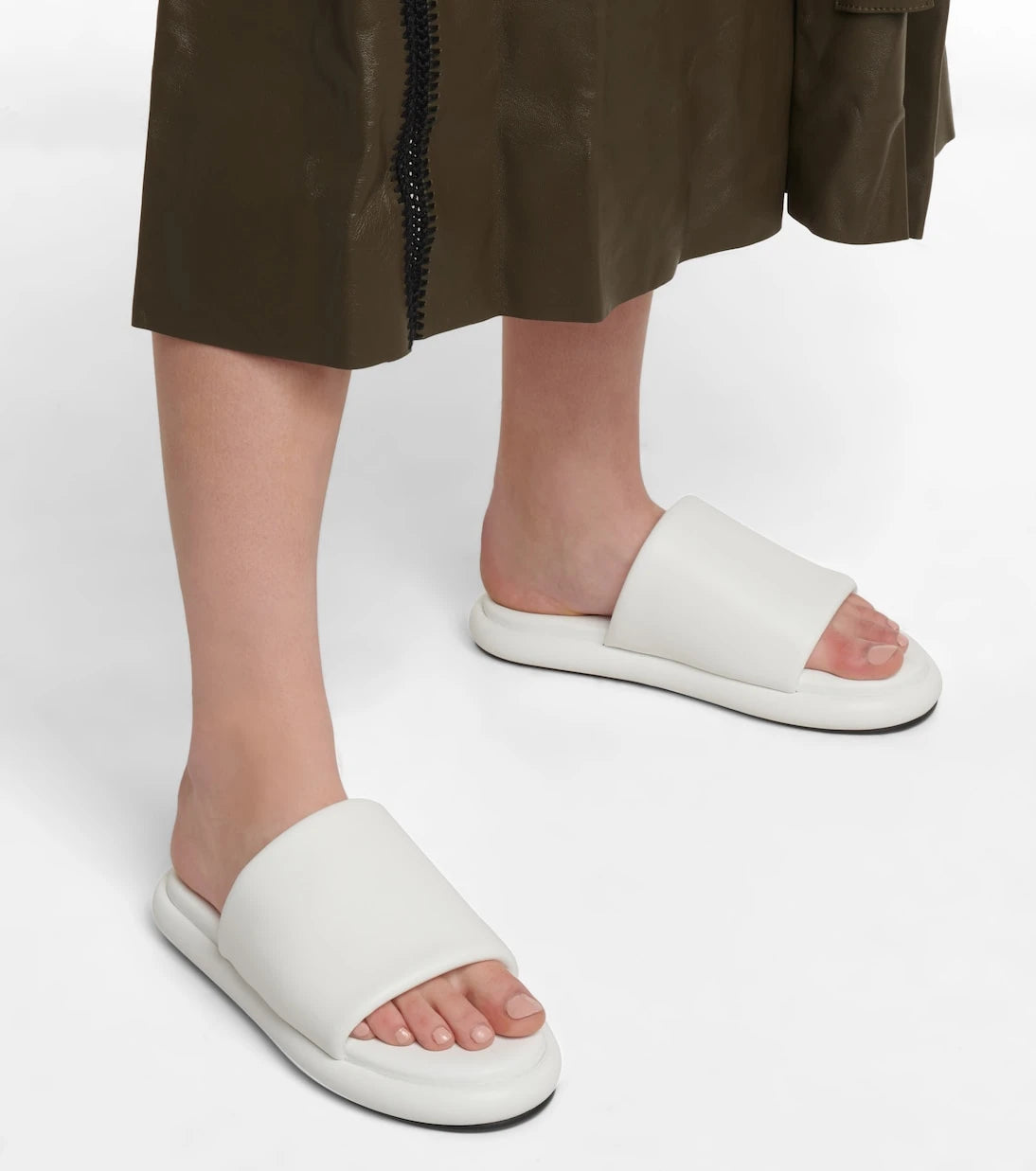 Proenza Schouler - شباشب جلد مبطنة بتصميم Pipe