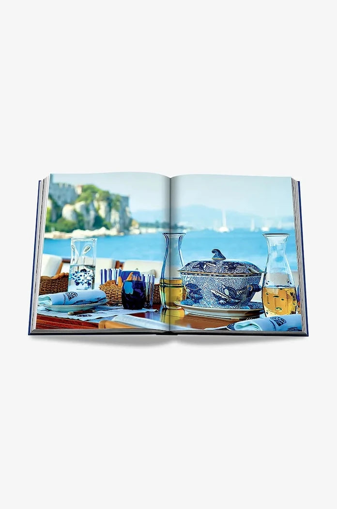 Книга Assouline Valentino: At the Emperor's Table by Valentino Garavani, English