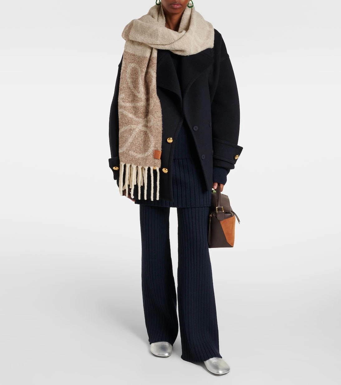 Loewe - وشاح أنجرام من الألبكة ومزيج الصوف