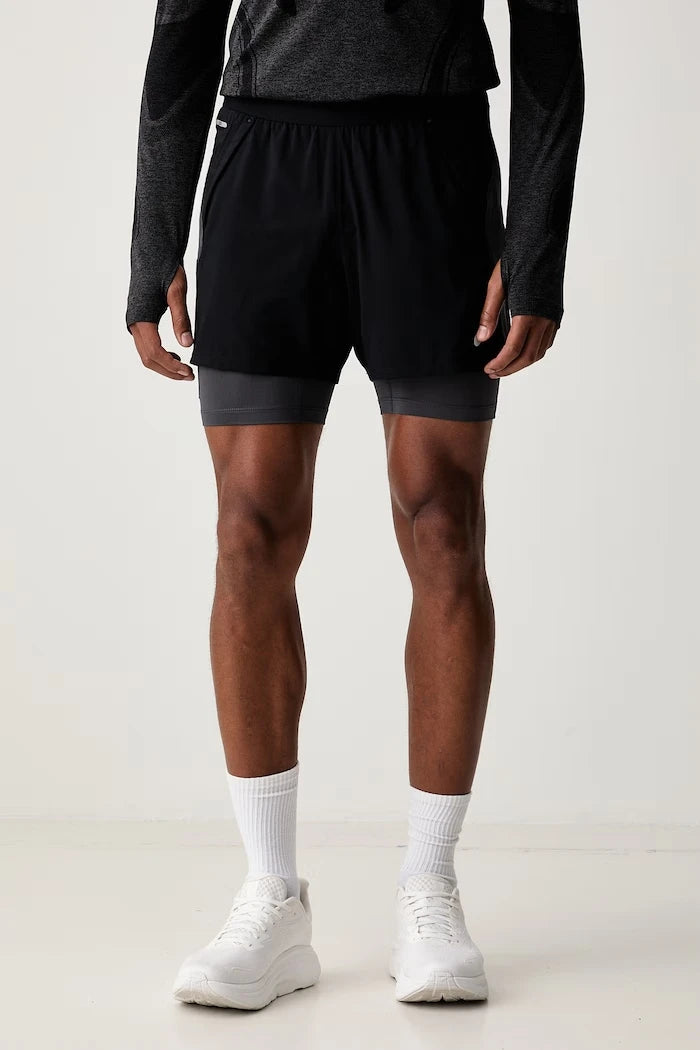 Asics erkek 2'si 1 arada şort ROAD 2-N-1 5IN SHORT