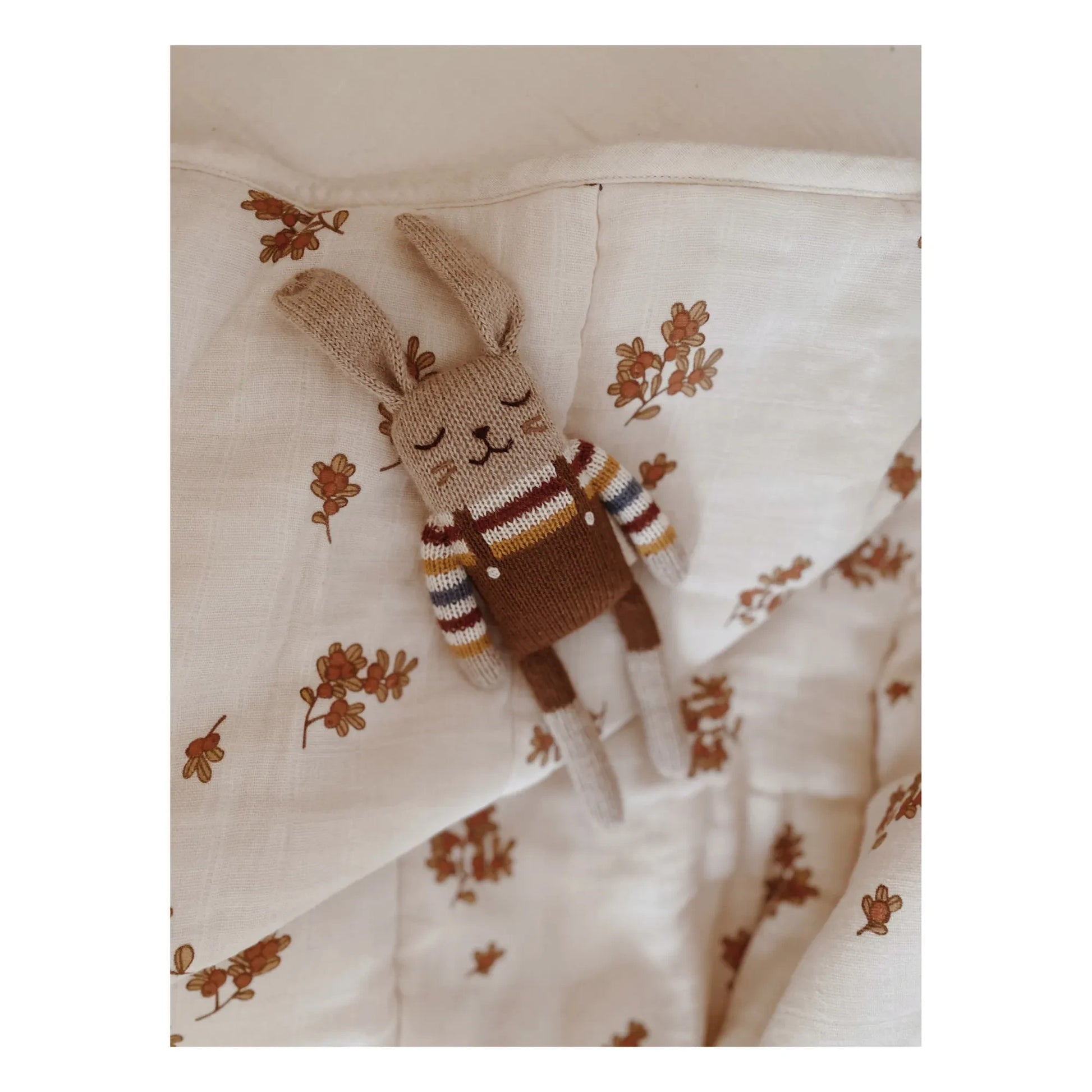 Main Sauvage - Doudou Lapin Salopette