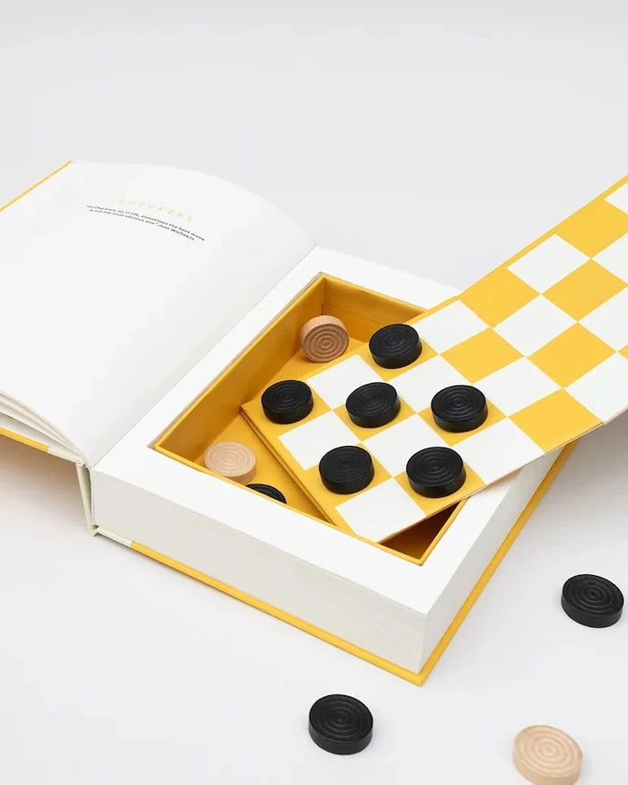 Luckies of London Chess in a Book Şah