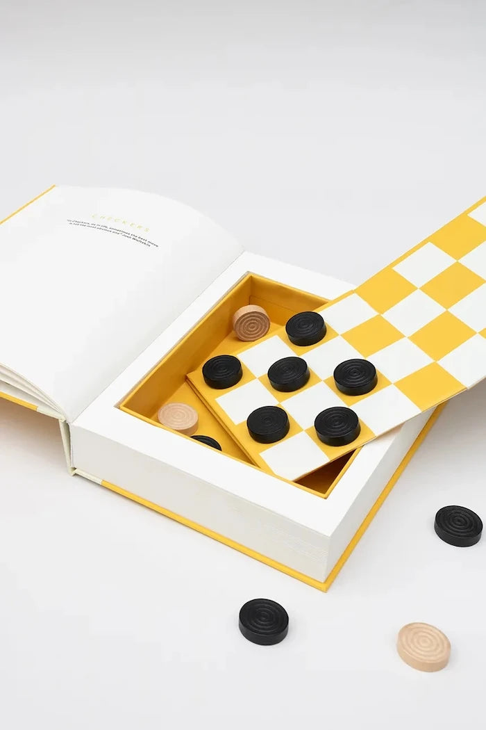 Luckies of London Chess in a Book Şah