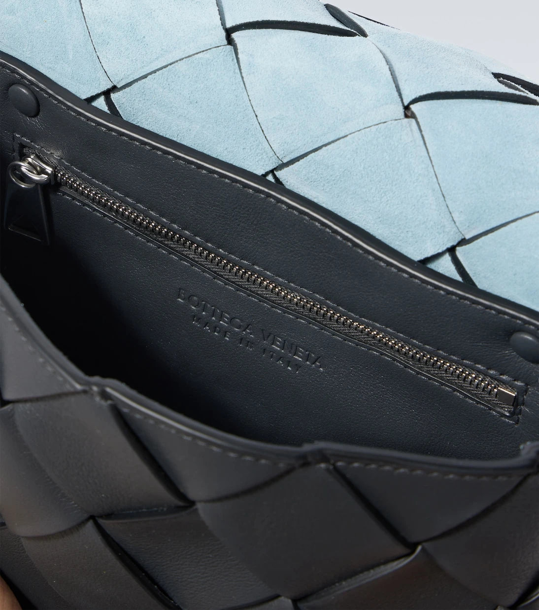 Bottega Veneta - حقيبة كروسبودي Diago صغيرة من الجلد