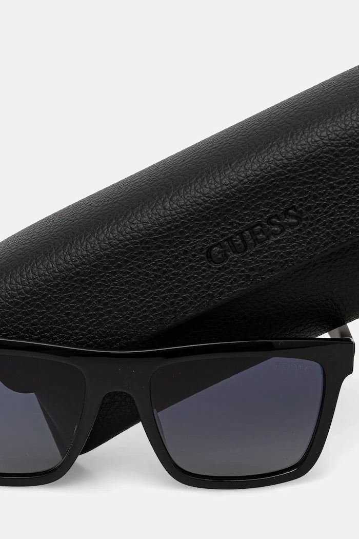 Слънчеви очила Guess