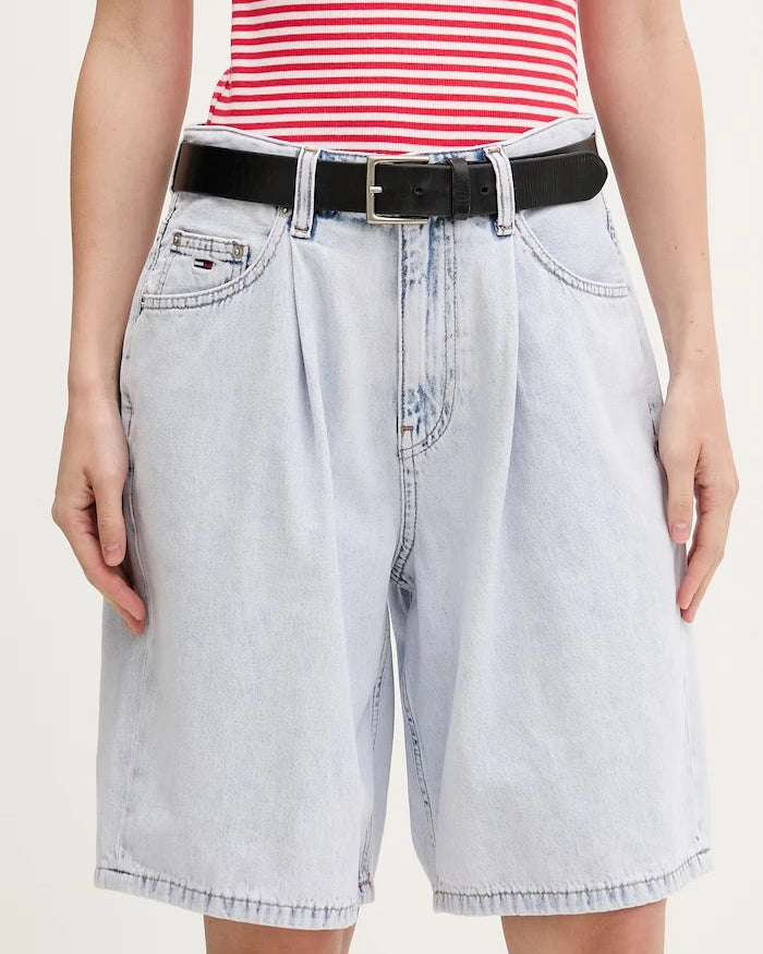 Tommy Jeans Къс панталон дамски от деним