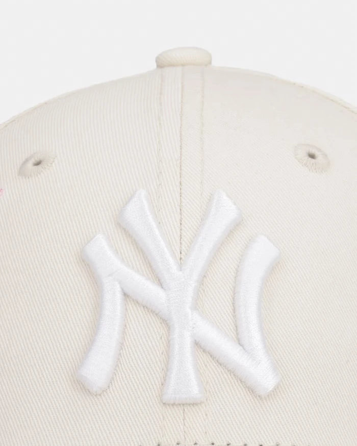 New Era pamuk козирkalı şapka FLORAL ICON 940 NYY