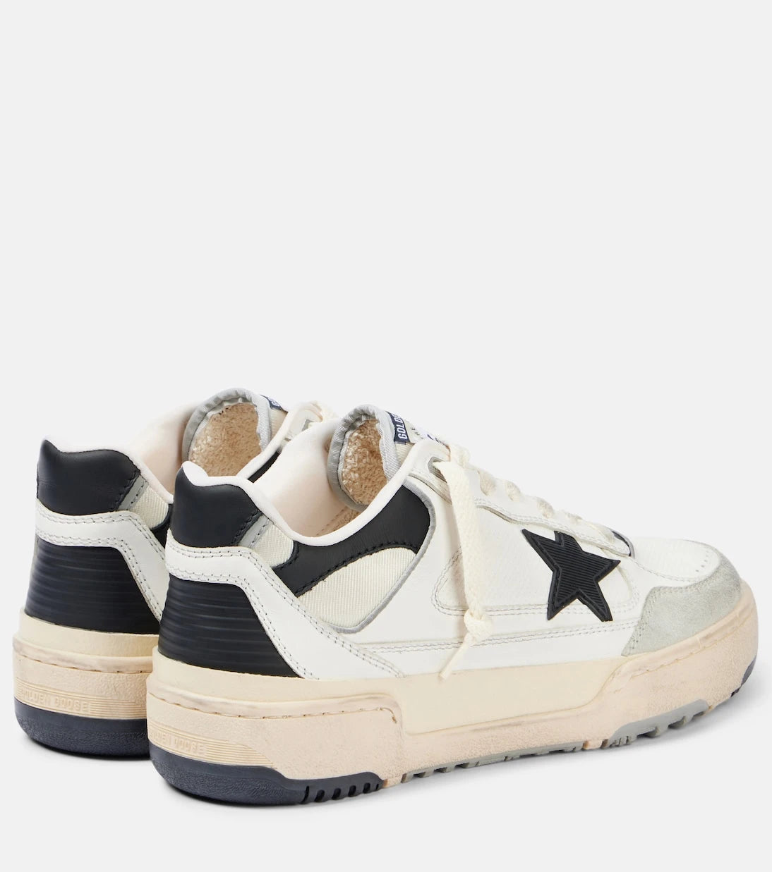 Golden Goose - حذاء سنيكرز بال ستار من الشمواه