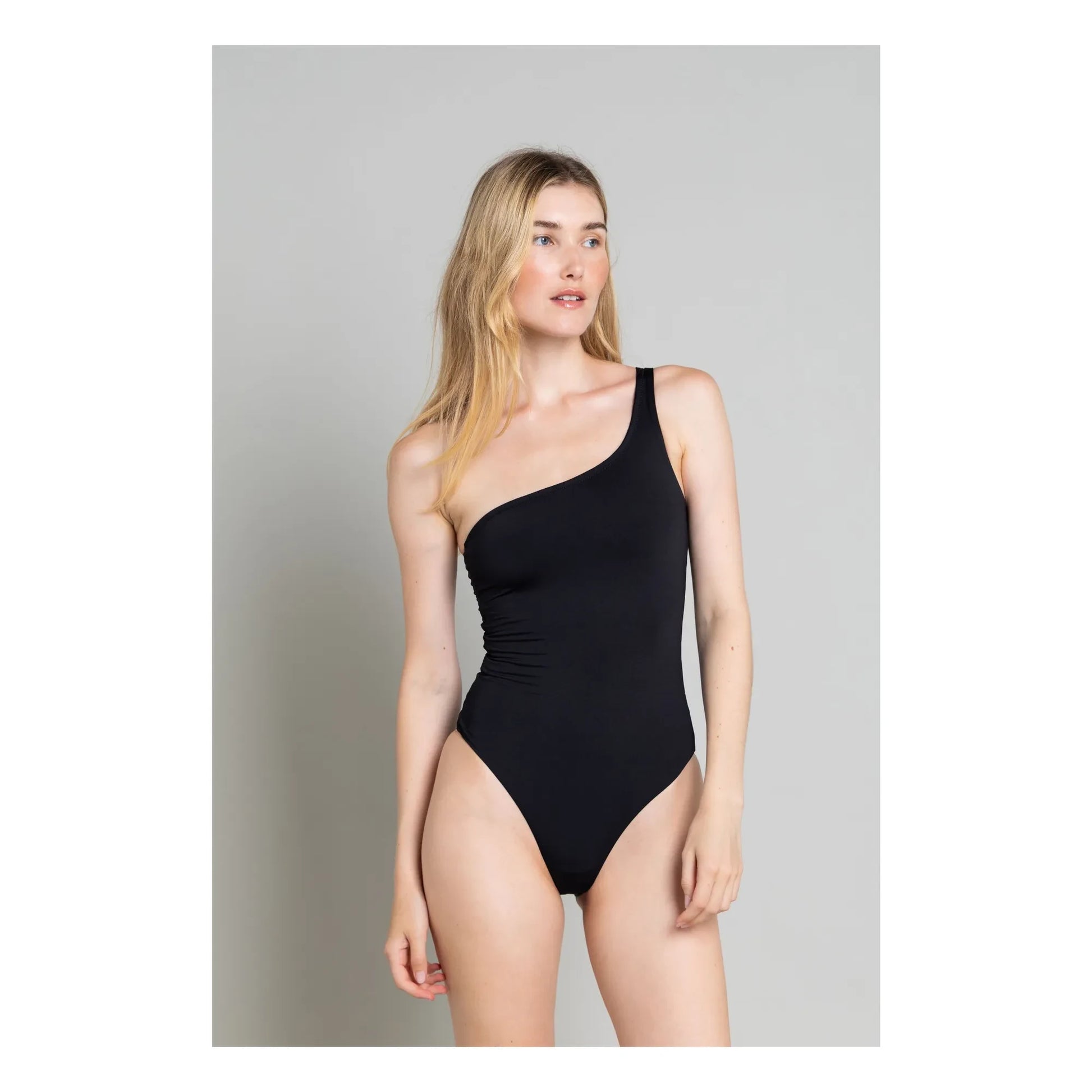Smallable Woman - Janet Asymmetrical 1-Piece Swimsuit | Black