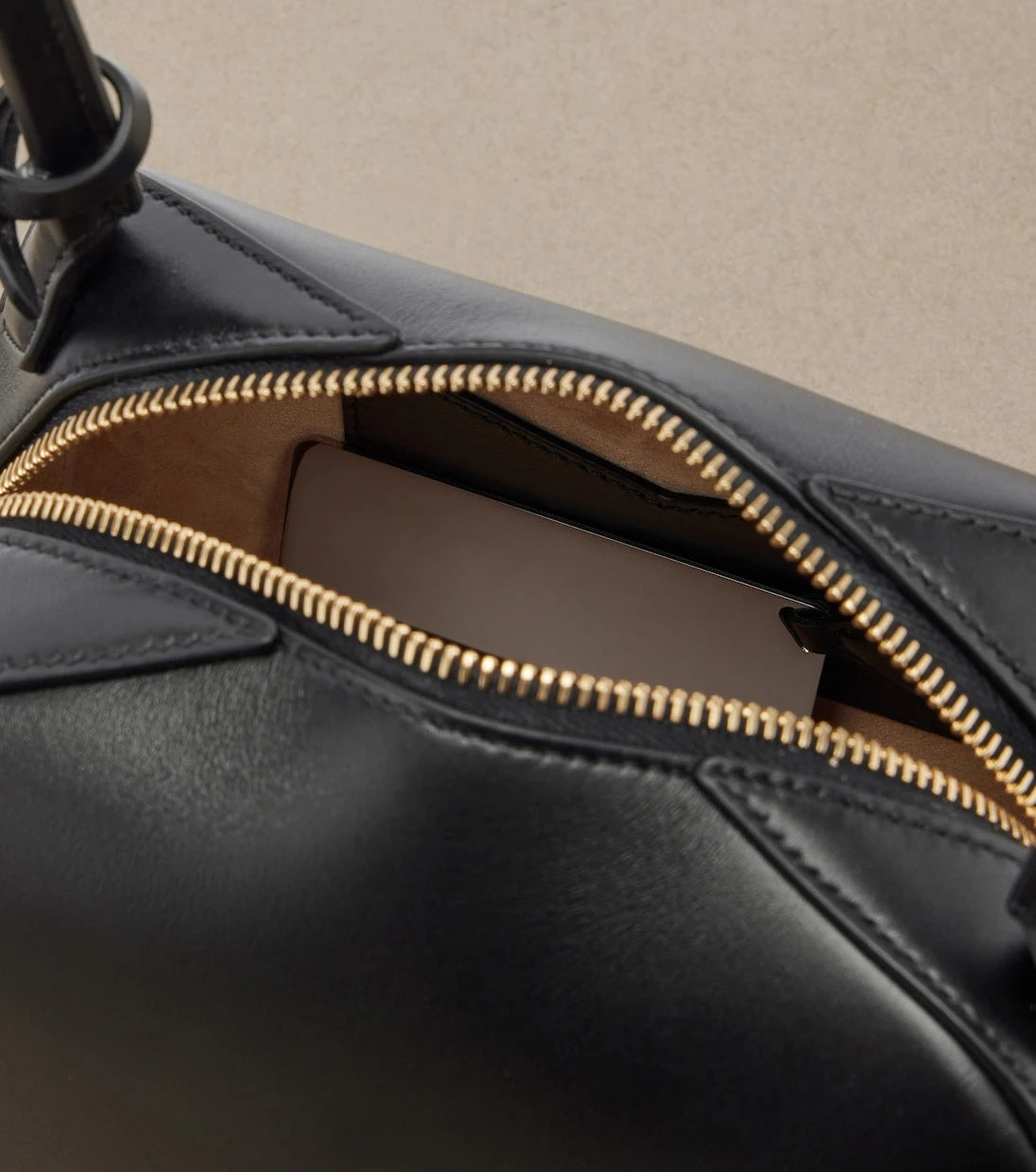 Alaïa - Le Bouledogue Small leather tote bag