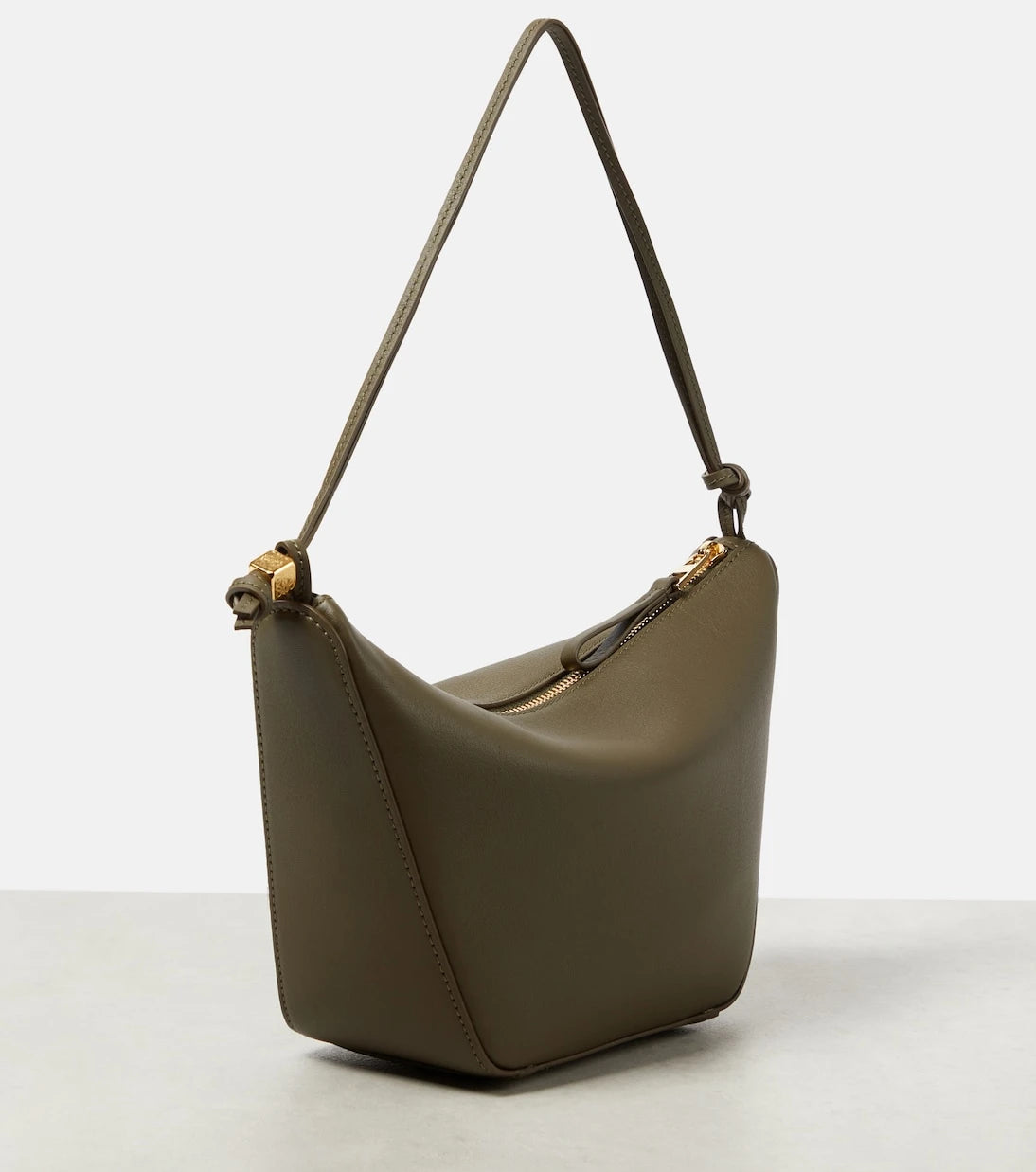 Loewe - حقيبة كتف هاموش ميني جلدية