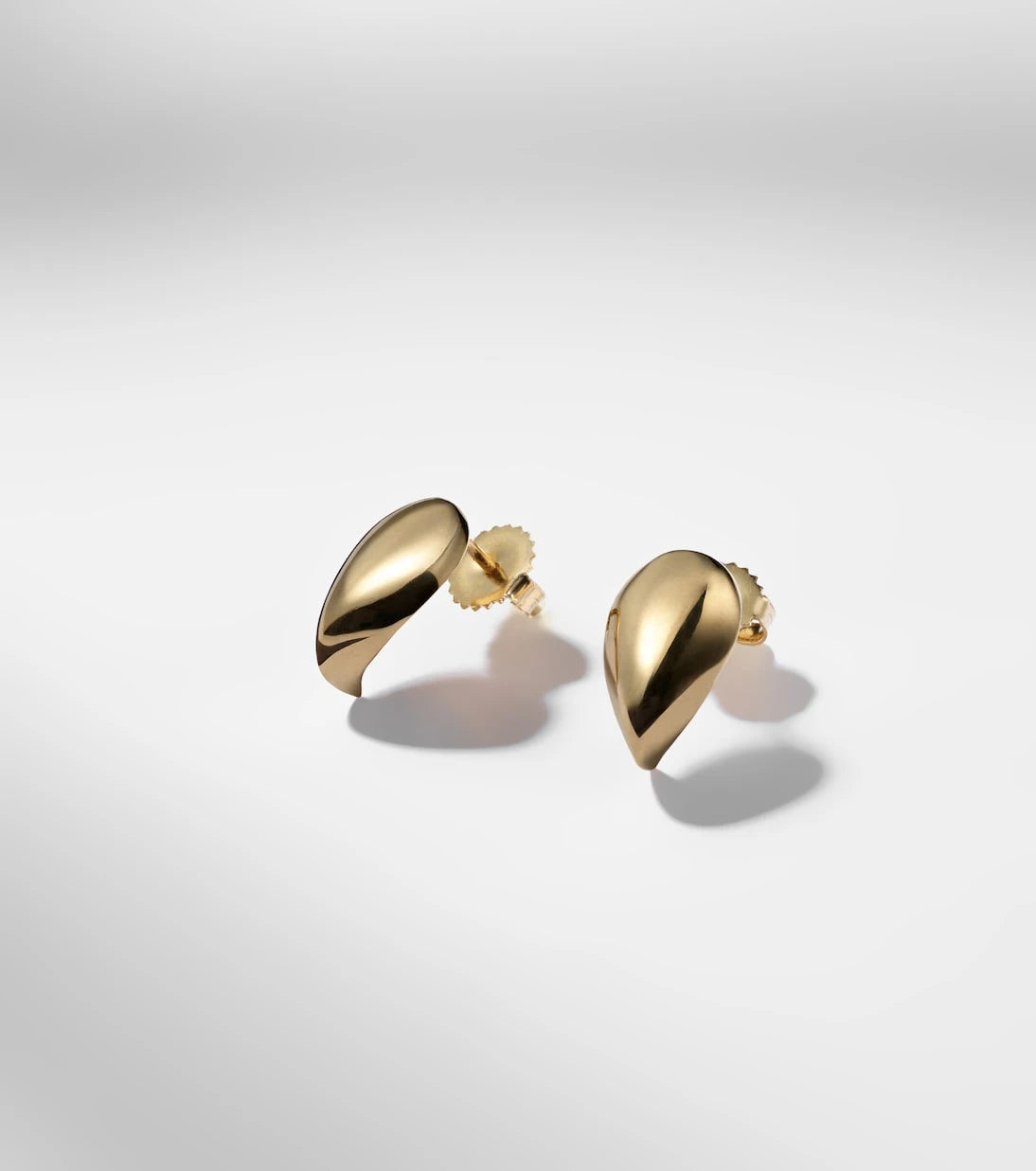 Suzanne Kalan - Curved Claw 18kt gold earrings