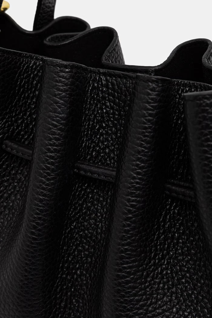 Yuzefi чанта crossbody дамска от кожа MINI SCALLOP