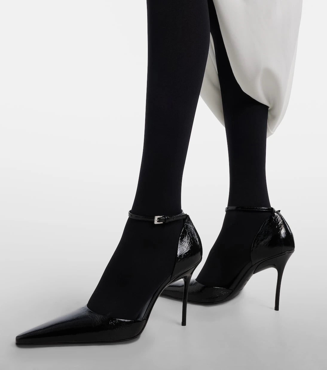 Alaïa - D'Orsay 90 patent leather pumps