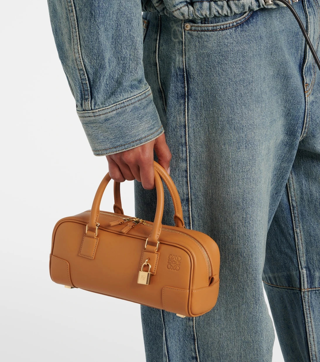 Loewe - حقيبة يد أمازونا 23 جلدية