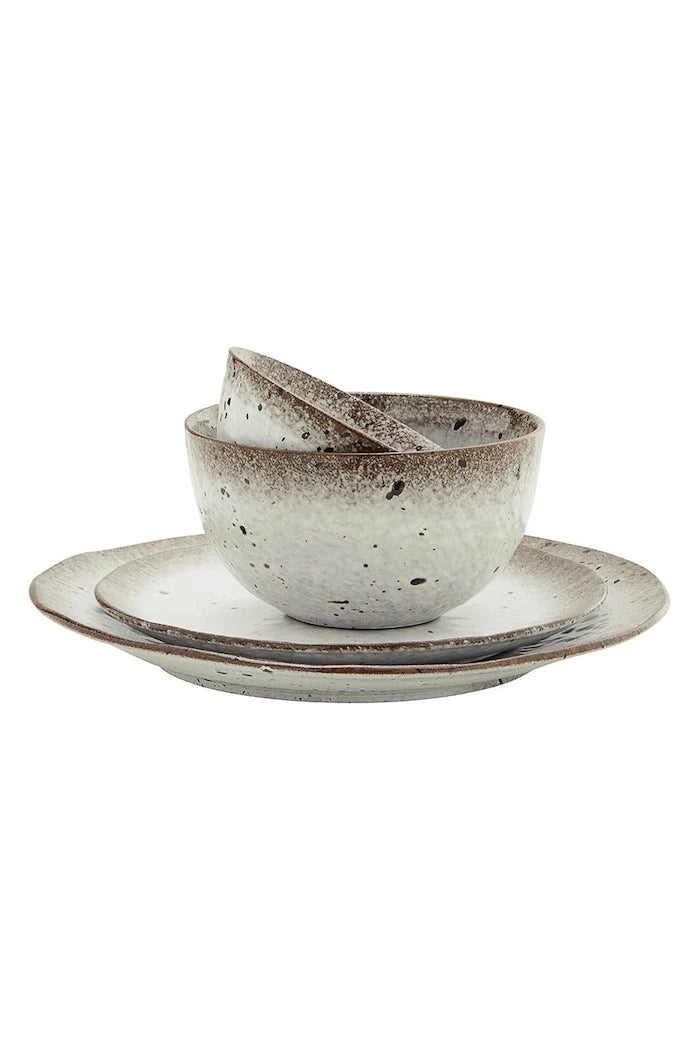 Madam Stoltz 22 cm Yemek Tabağı