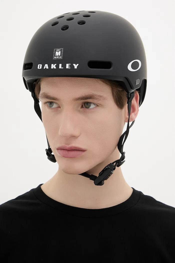 Oakley каска