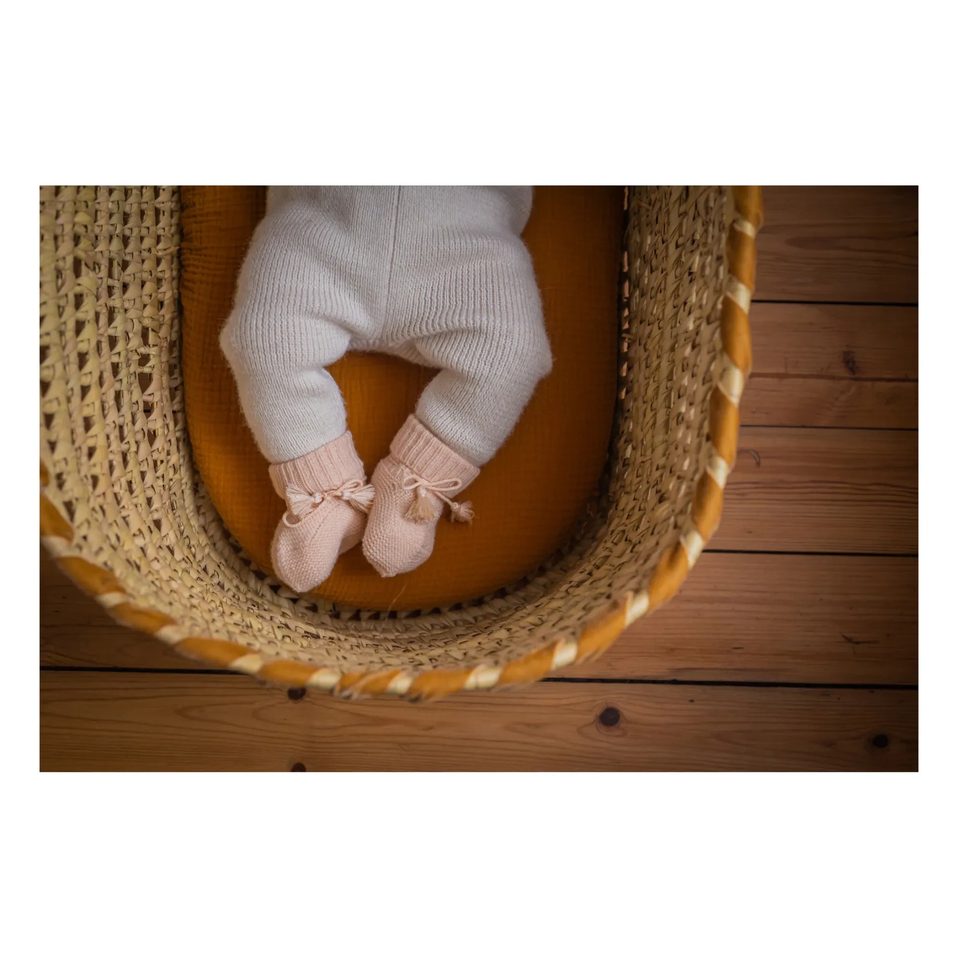 Gentil Coquelicot - Knitted Booties and Embroidered Pouch | Nude