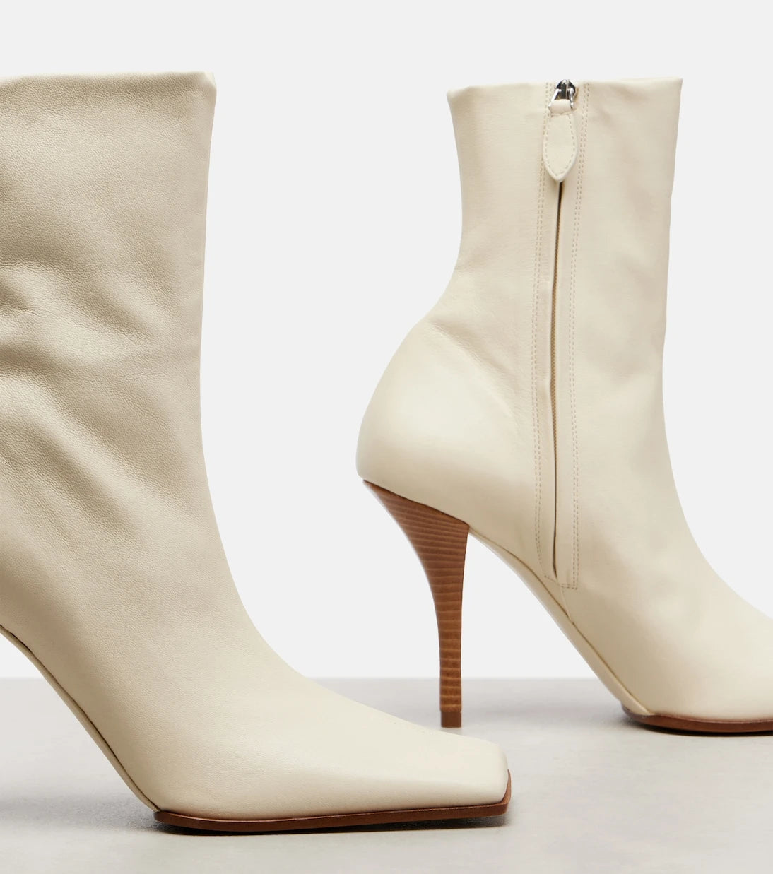 Alaïa - 90 leather ankle boots