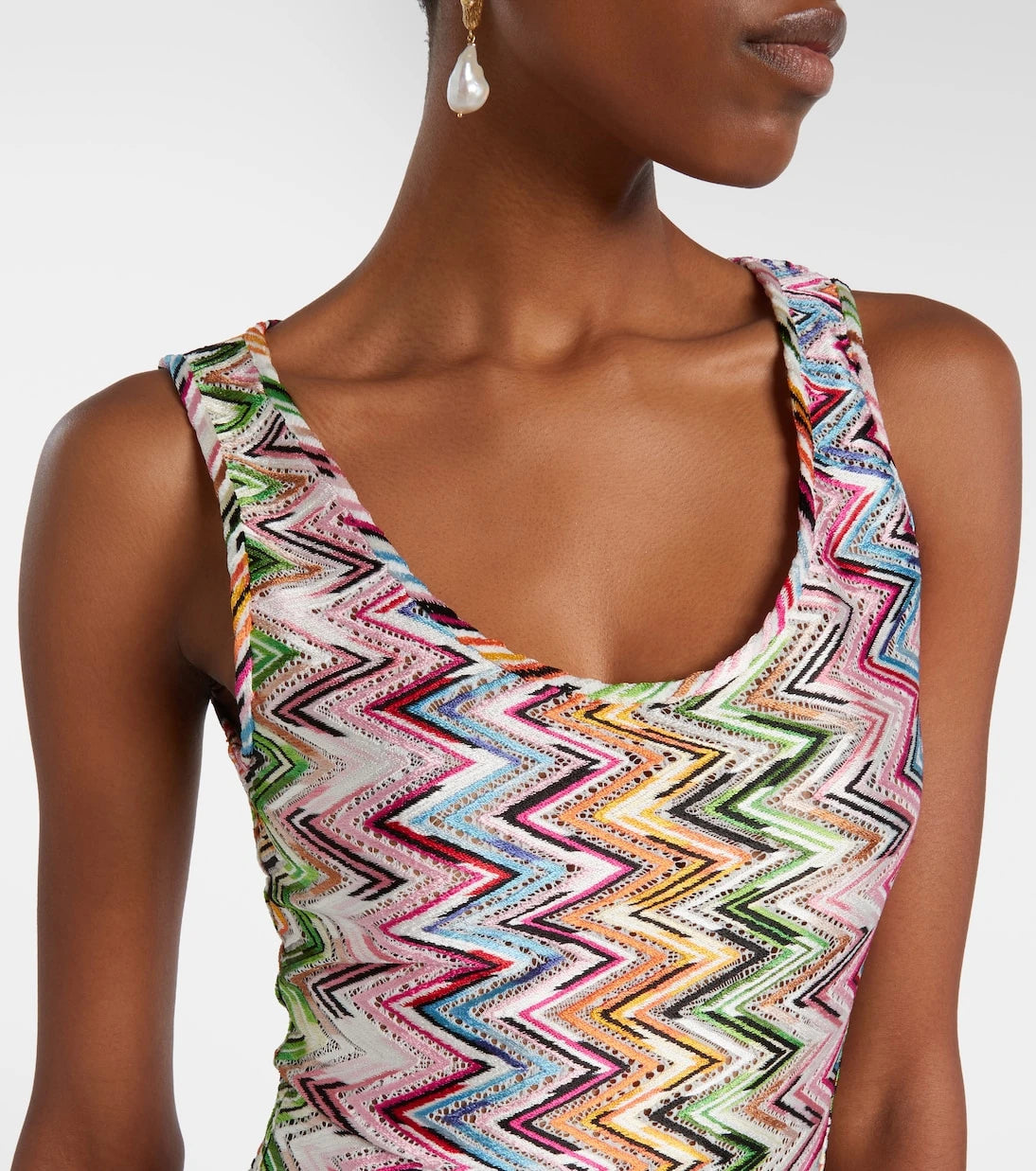 Missoni - غطاء شاطئ بنمط متعرج