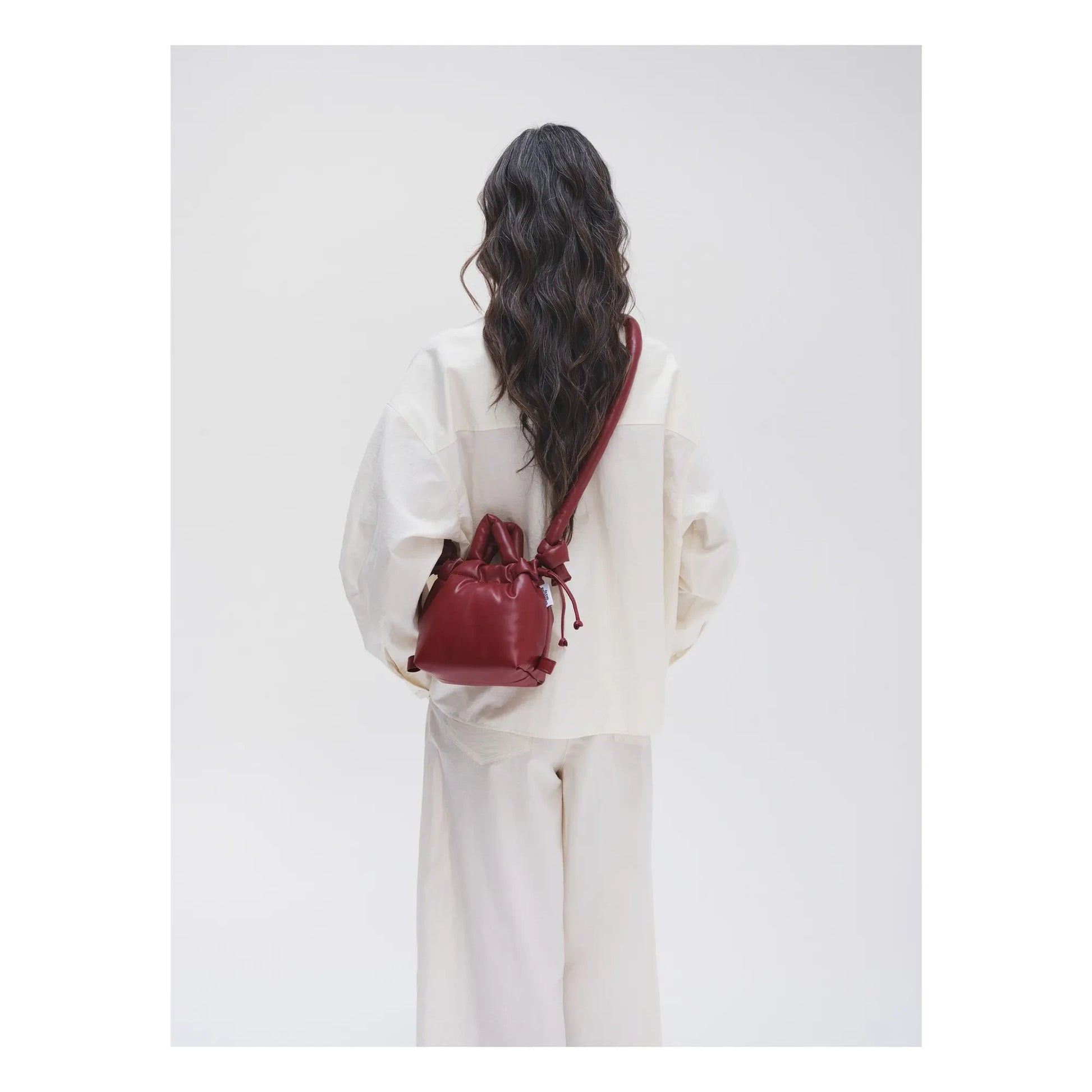 Olend - Micro Ona Vegan Leather Bag | Cherry red