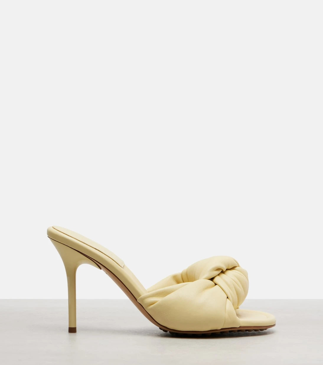 Bottega Veneta - Cherry leather mules