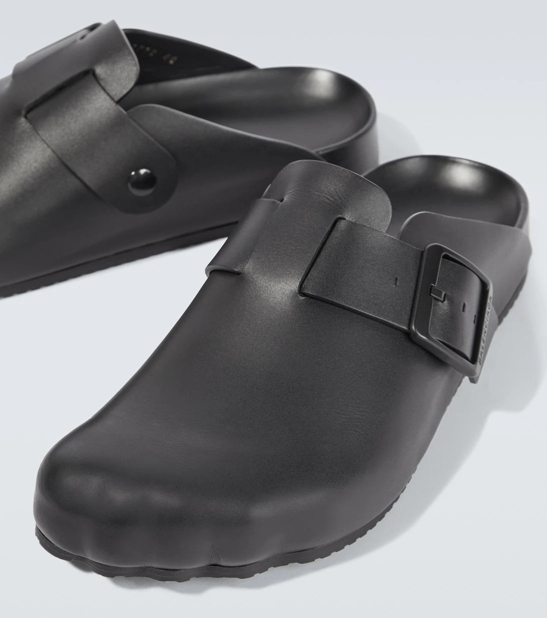 Balenciaga - Sunday leather clogs