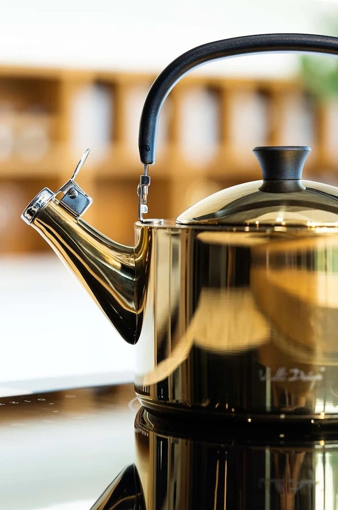Чайник със свирка Vialli Design 1,5 L