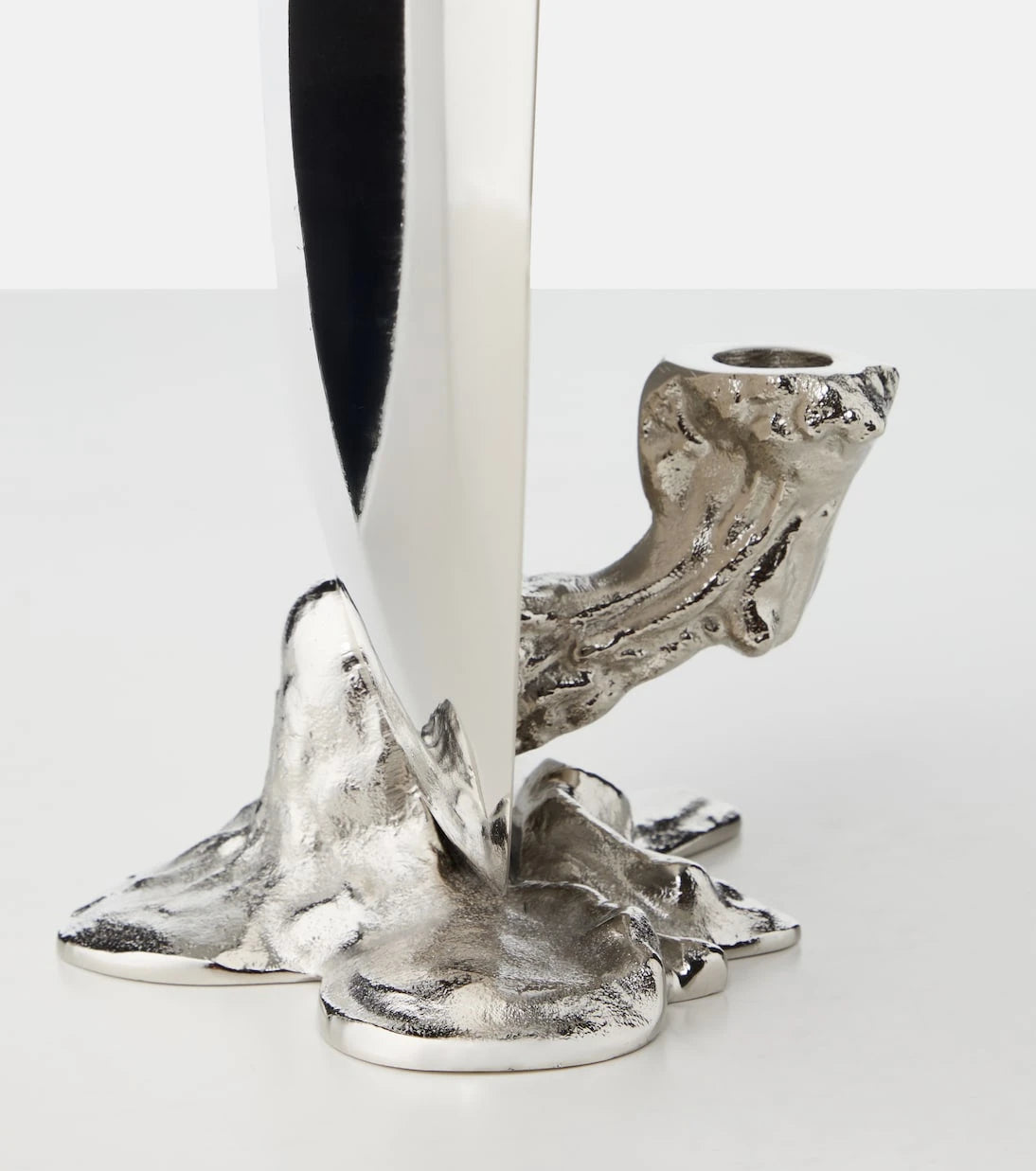 Polspotten - Spherical Drip candle holder by Pascal Smelik