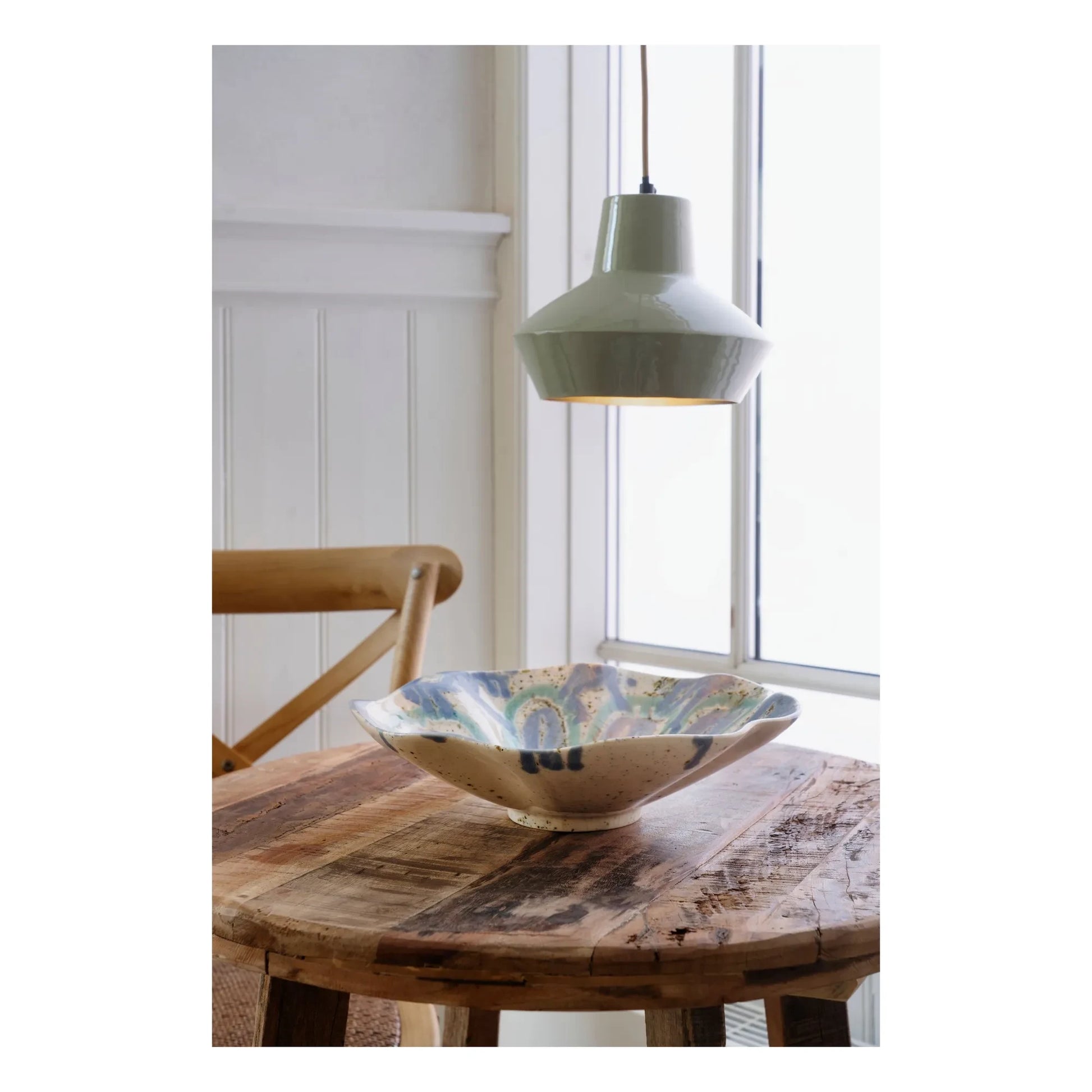 Madam Stoltz - Enamelled metal suspension | Green