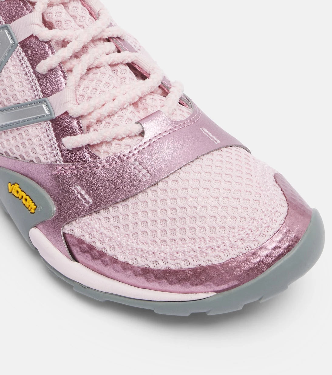 New Balance - حذاء الجري تريل MT10