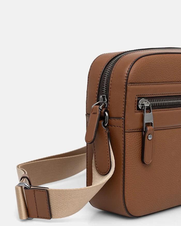 Michael Kors erkek suni deri omuz çantası