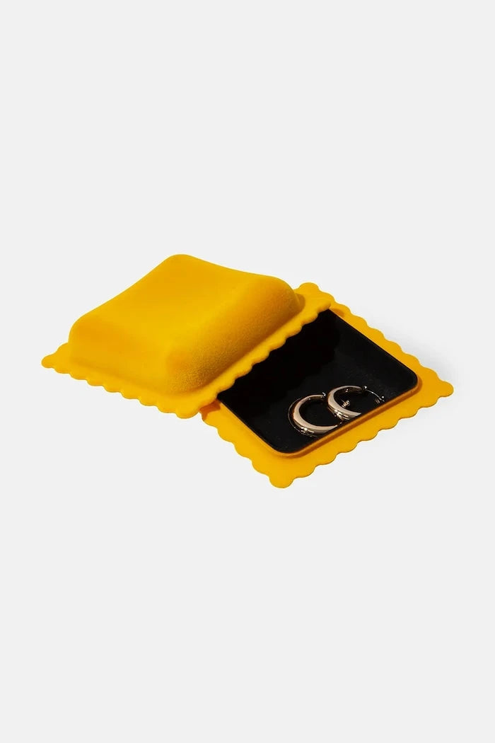 DOIY plastik takı kutusu 13 x 13 x 6 cm