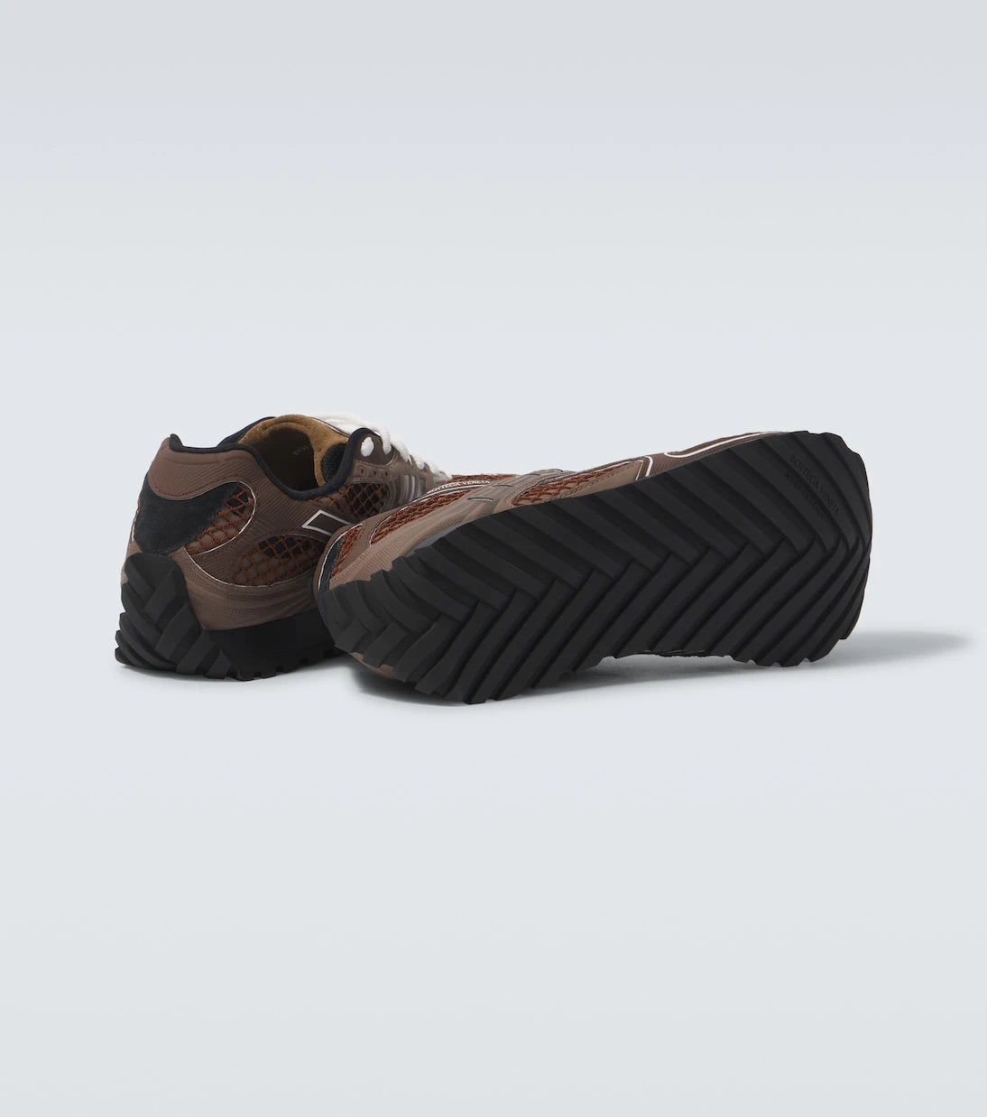 Bottega Veneta - حذاء رياضي Orbit مزين بالجلد السويدي