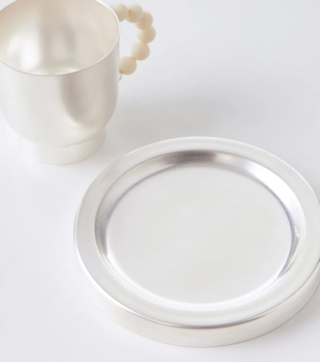 Natalia Criado - Perlina teacup and saucer set
